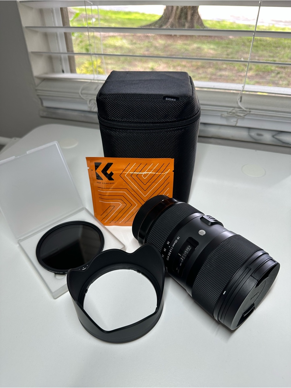 Sigma 18-35mm f/1.8 DC HSM Art Lens Bundle